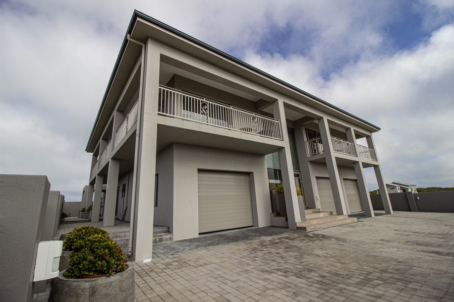 6 Bedroom Property for Sale in Kleinbaai Western Cape